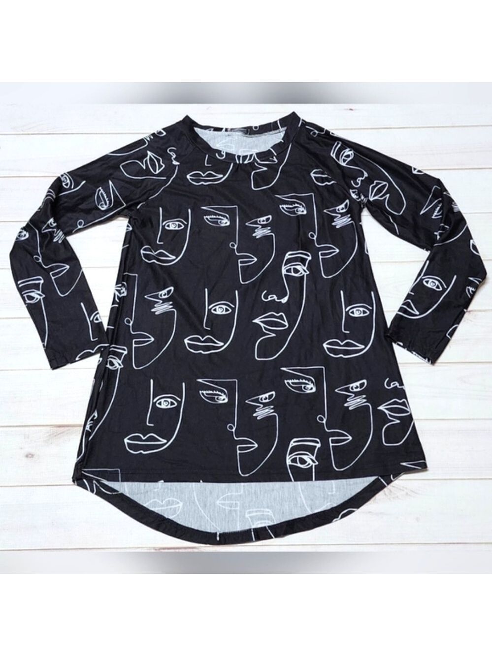 Izuria Abstract Art Line Print Long Sleeve Black Top Small - New Without Tags